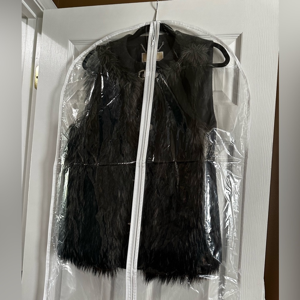 Michael Kors ❤️ Faux Fur Vest Women’s Size Large $450.
~Never Worn~ - Picture 13 of 13